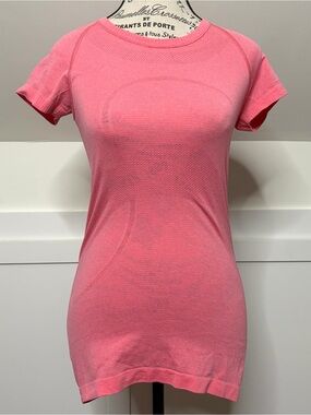 Lululemon Swiftly Tech Short Sleeve 2.0 Tshirt Sz 6